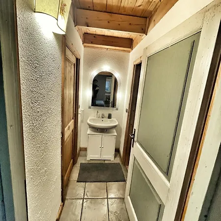 Appartamento La Casina Di Oscar Ad Ao V Combe Vda 0014 E 00i6 *