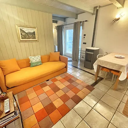 La Casina Di Oscar Ad Ao V Combe Vda 0014 E 00i6 Quart